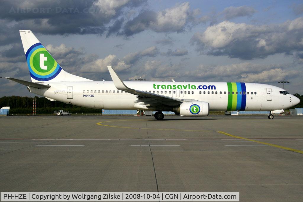 PH-HZE, 1999 Boeing 737-8K2 C/N 28377, visitor