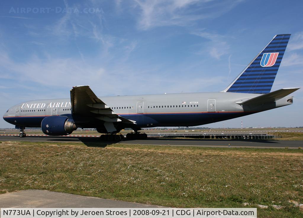 N773UA, 1995 Boeing 777-222 C/N 26929, .