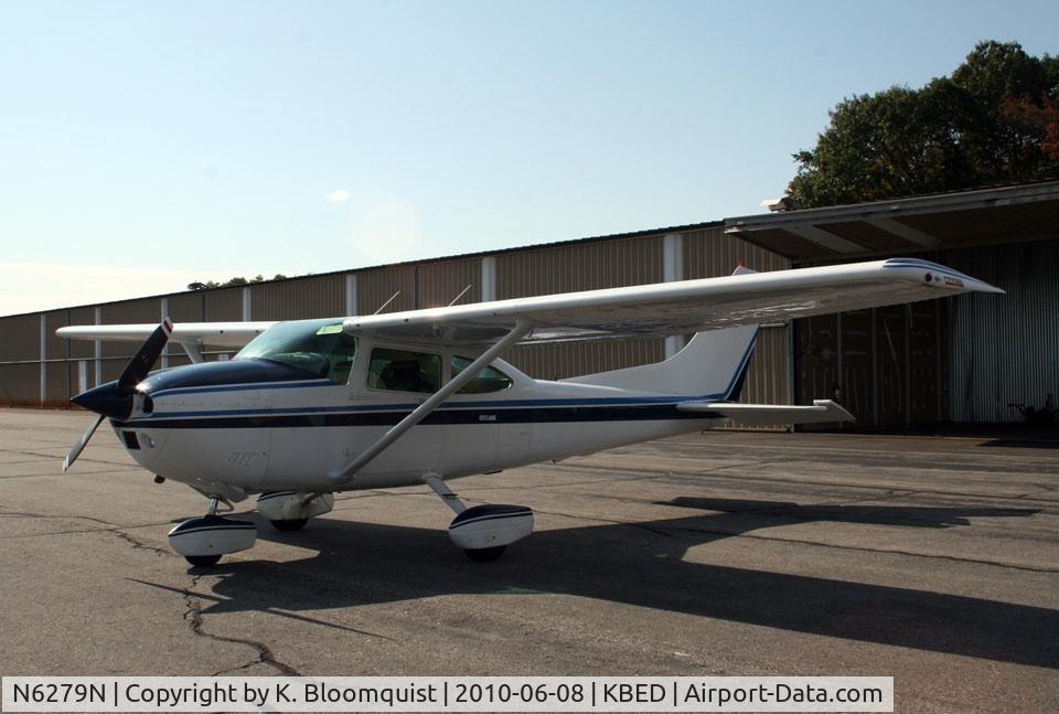 N6279N, 1981 Cessna 182R Skylane C/N 18267818, N6279N on Hangar Ramp at KBED