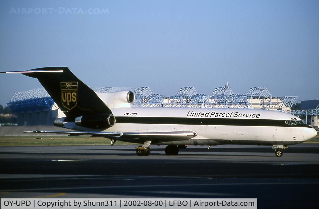 OY-UPD, 1966 Boeing 727-22C C/N 19103, Arriving and going to the parking...