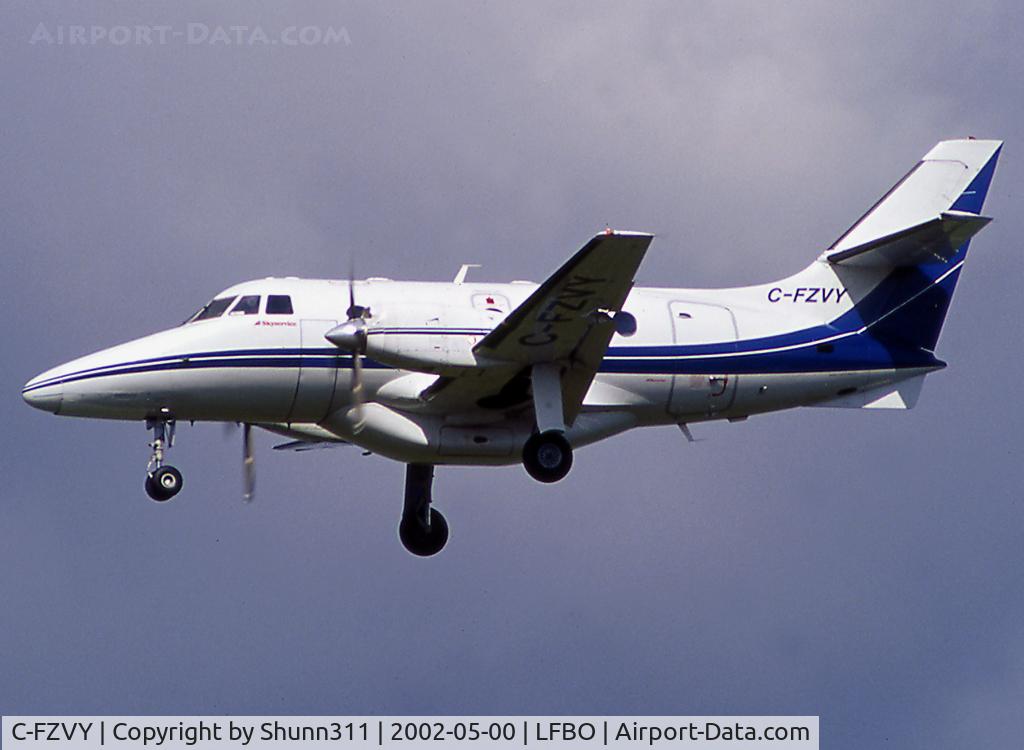 C-FZVY, 1989 British Aerospace BAe-3212 Jetstream Super 31 C/N 833, Landing rwy 32R