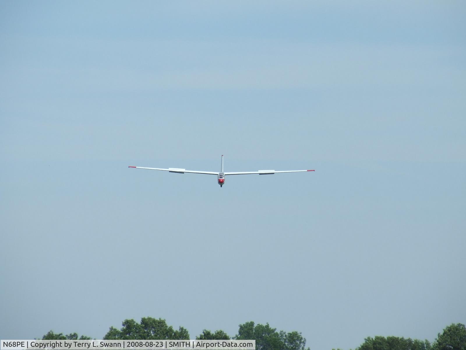 N68PE, Let L-13 Blanik C/N 173160, On final for landing at Smith's.