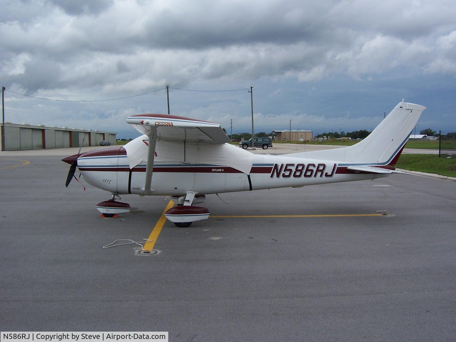 N586RJ, 1981 Cessna 182R Skylane C/N 18267860, C182R