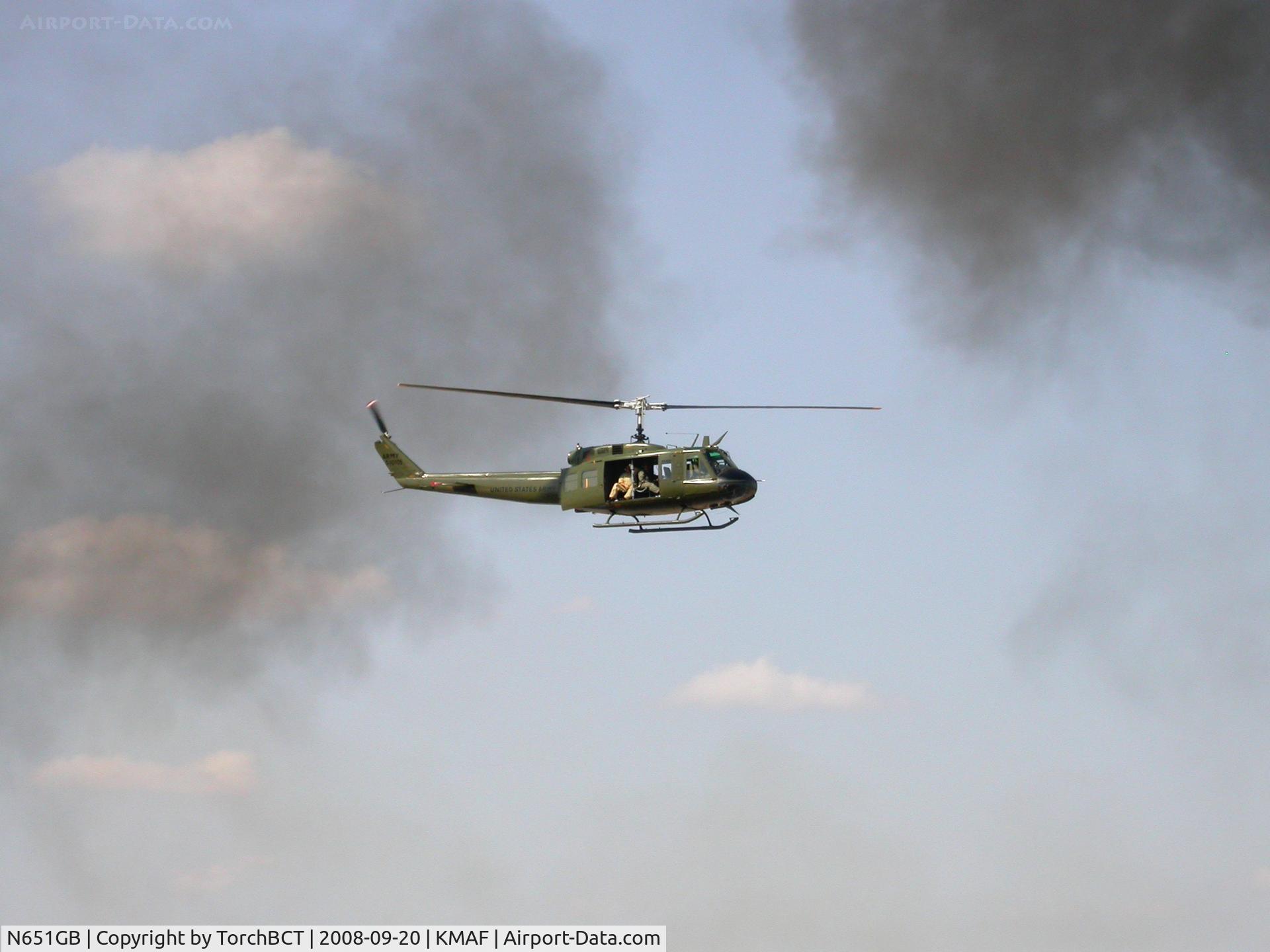N651GB, 2005 Bell UH-1H Iroquois C/N 5149, Huey participating in the Vietnam segment of the Fina-CAF Airsho 2008.