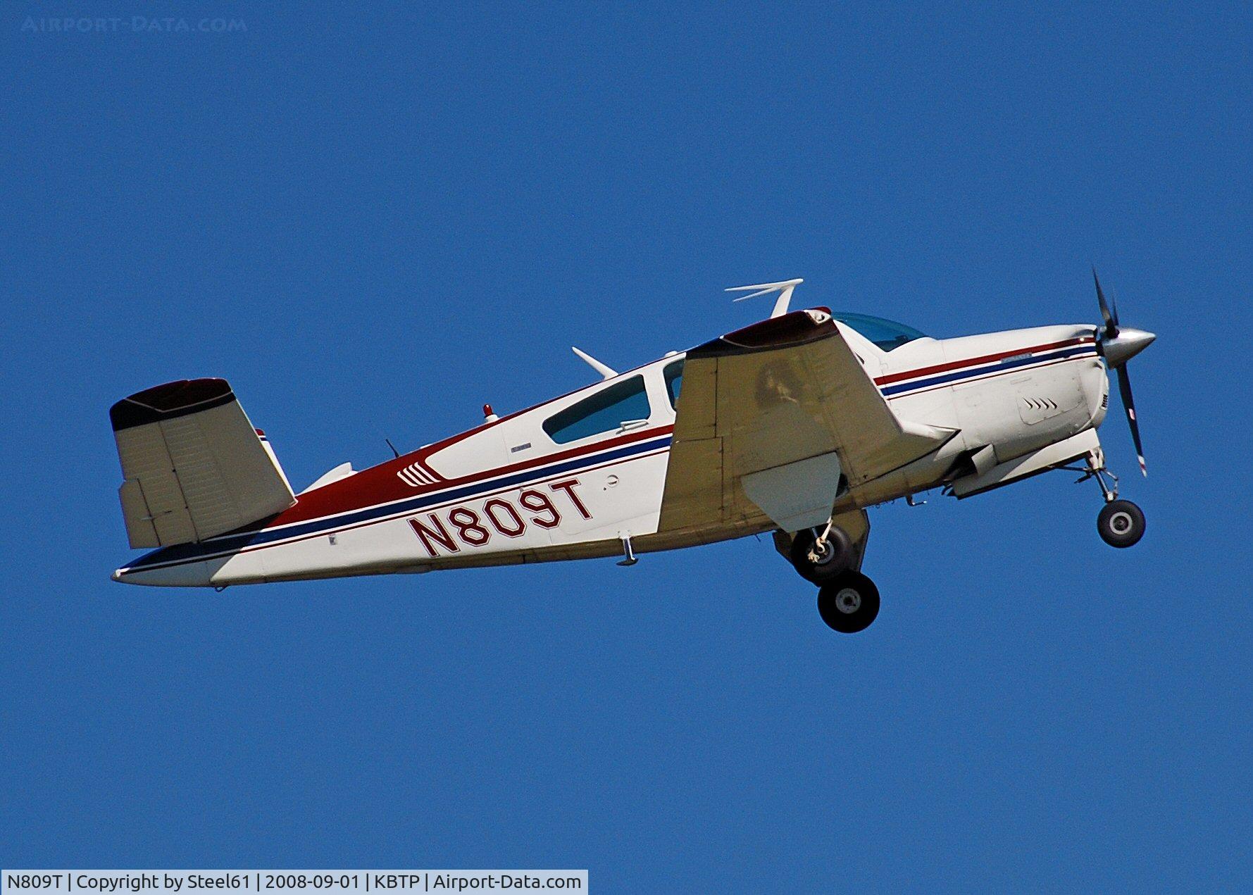 N809T, 1973 Beech V35B Bonanza C/N D-9460, Departing RWY 8