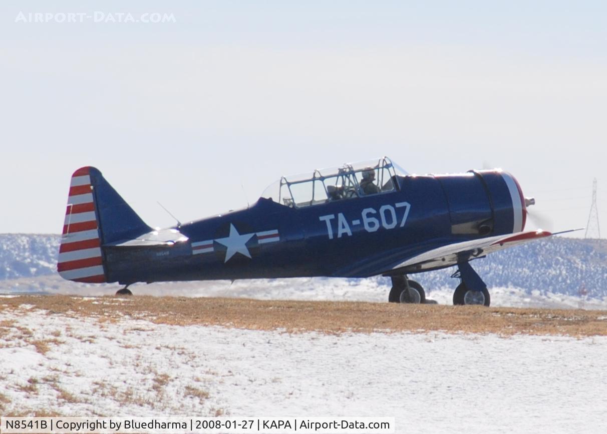 N8541B, 1943 North American T-6D C/N 41-34607-1, Position and Hold for 17L.
