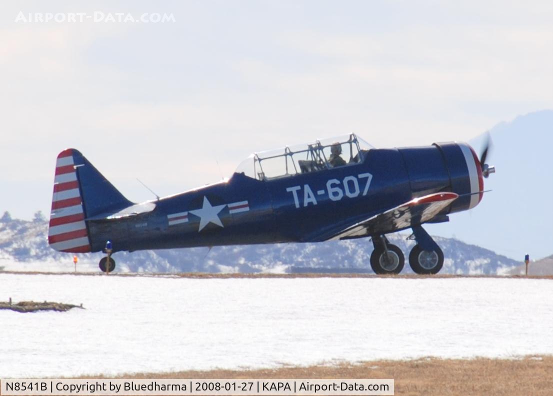 N8541B, 1943 North American T-6D C/N 41-34607-1, Takeoff on 17L.