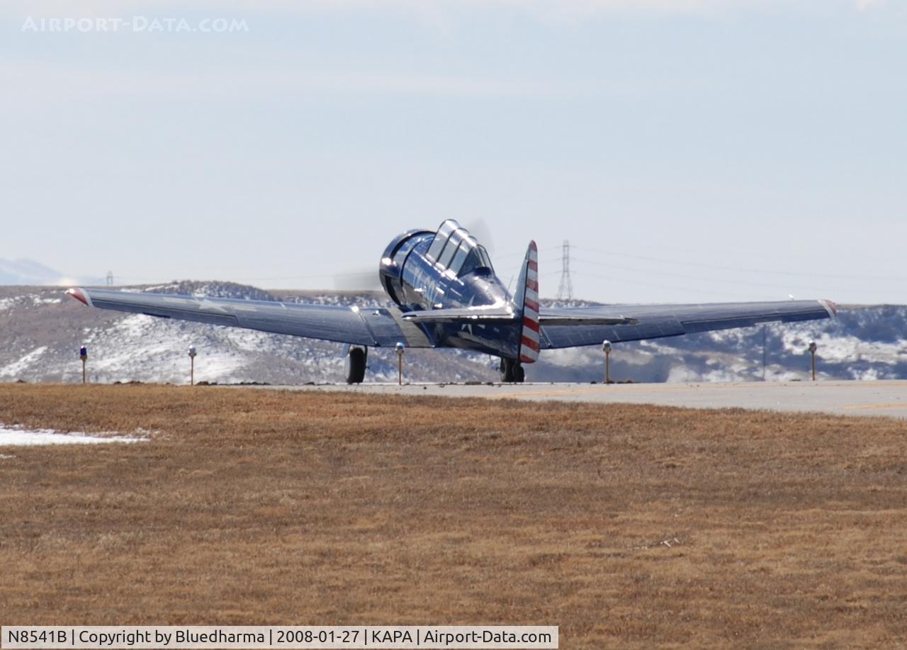 N8541B, 1943 North American T-6D C/N 41-34607-1, Takeoff on 17L.