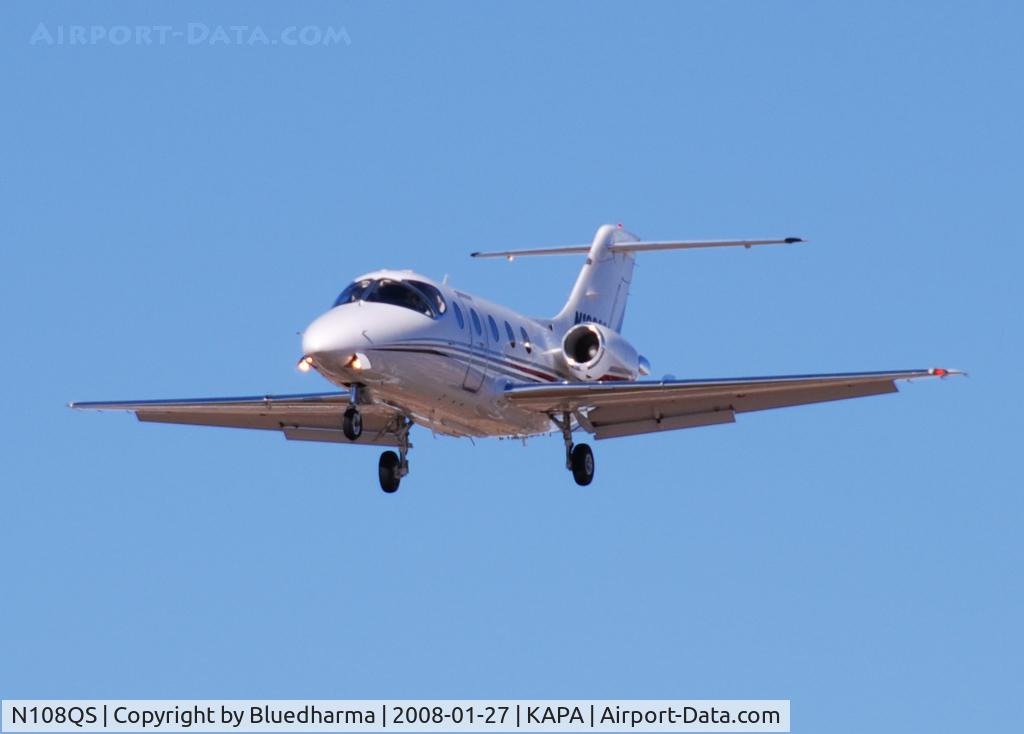 N108QS, 2004 Raytheon Aircraft Company 400A C/N RK-382, On approach to 17L.