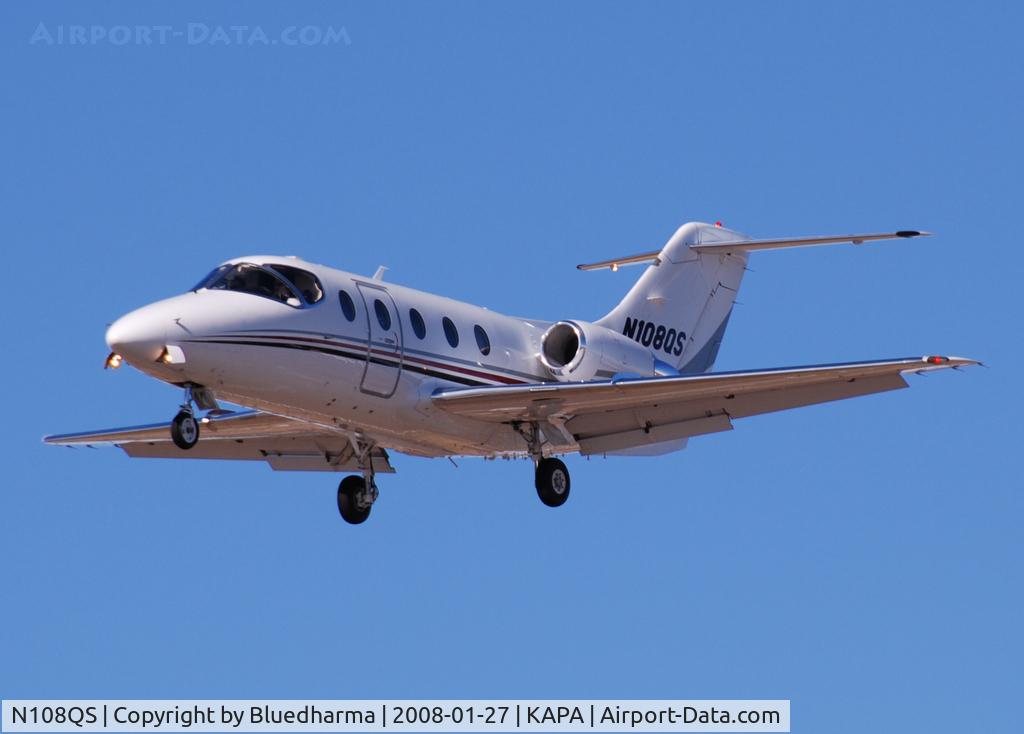 N108QS, 2004 Raytheon Aircraft Company 400A C/N RK-382, On approach to 17L.