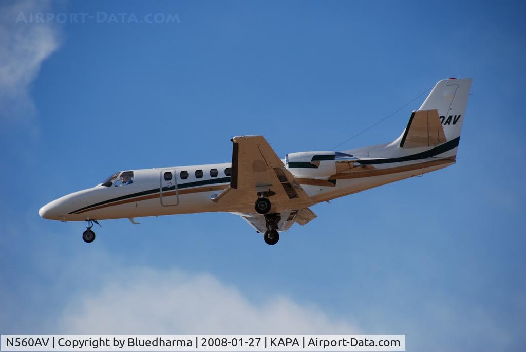 N560AV, 1995 Cessna 560 Citation Ultra C/N 560-0321, On approach to 17L.