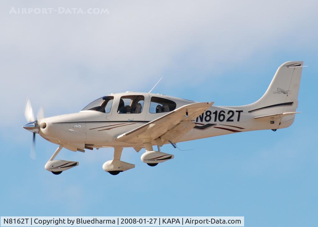 N8162T, Cirrus SR22 C/N 0740, On approach to 17L.