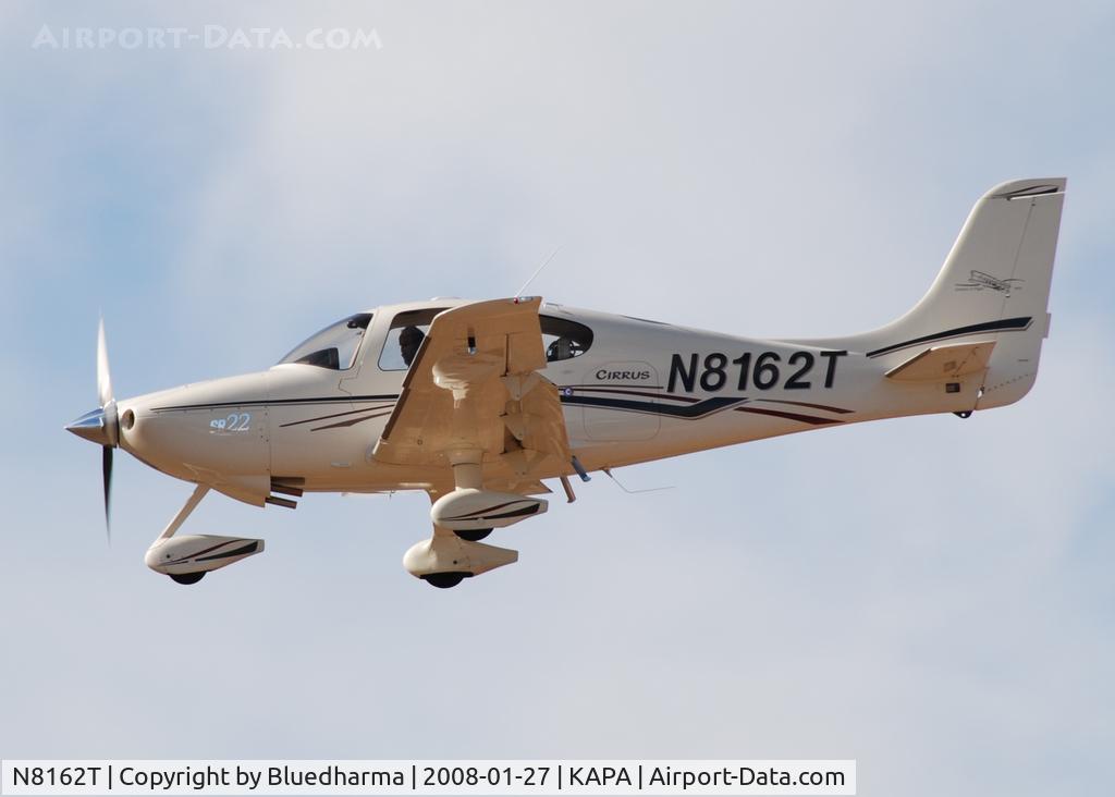 N8162T, Cirrus SR22 C/N 0740, On approach to 17L.