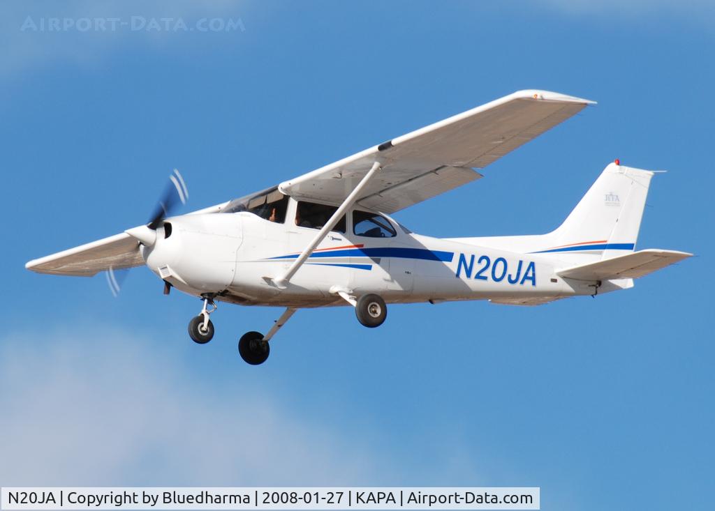 N20JA, 1997 Cessna 172R C/N 17280253, On approach to 17L.