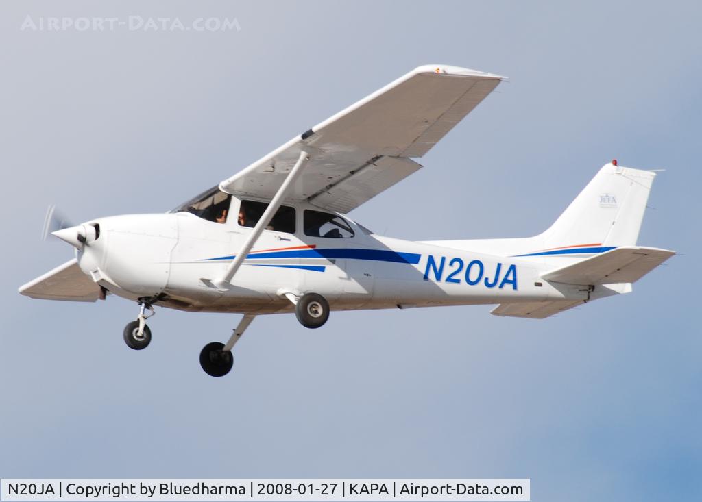 N20JA, 1997 Cessna 172R C/N 17280253, On approach to 17L.