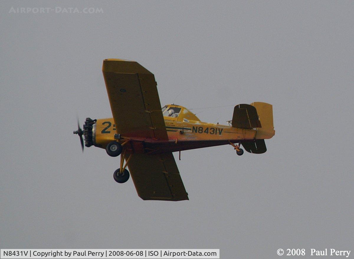 N8431V, 1976 Rockwell International S-2R Thrush Commander C/N 2191R, In the pattern over Kinston