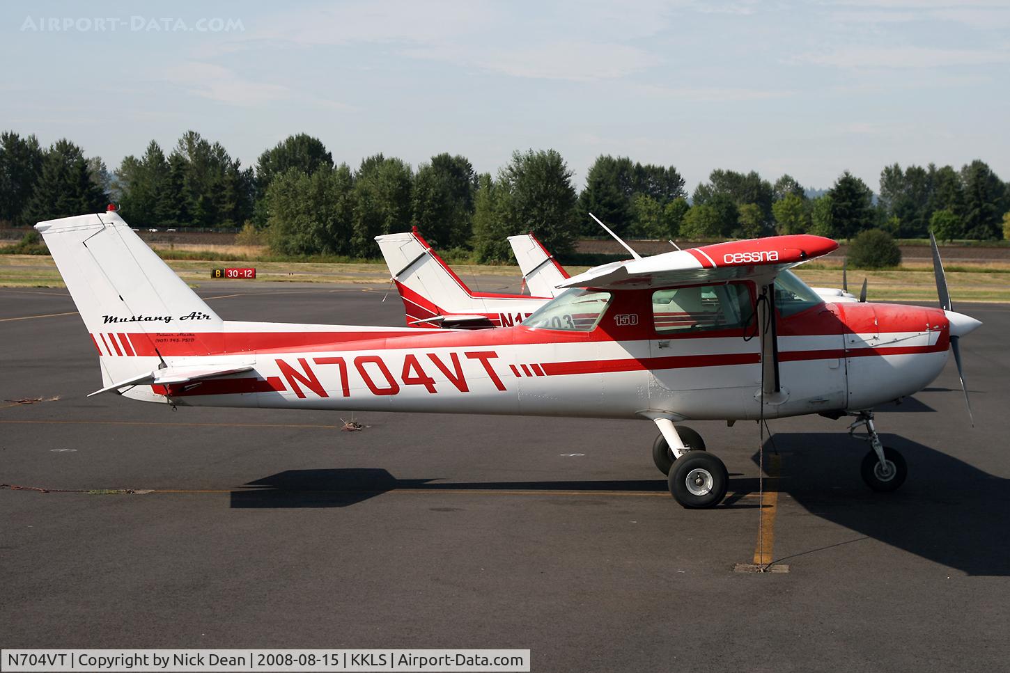 N704VT, 1976 Cessna 150M C/N 15078914, /