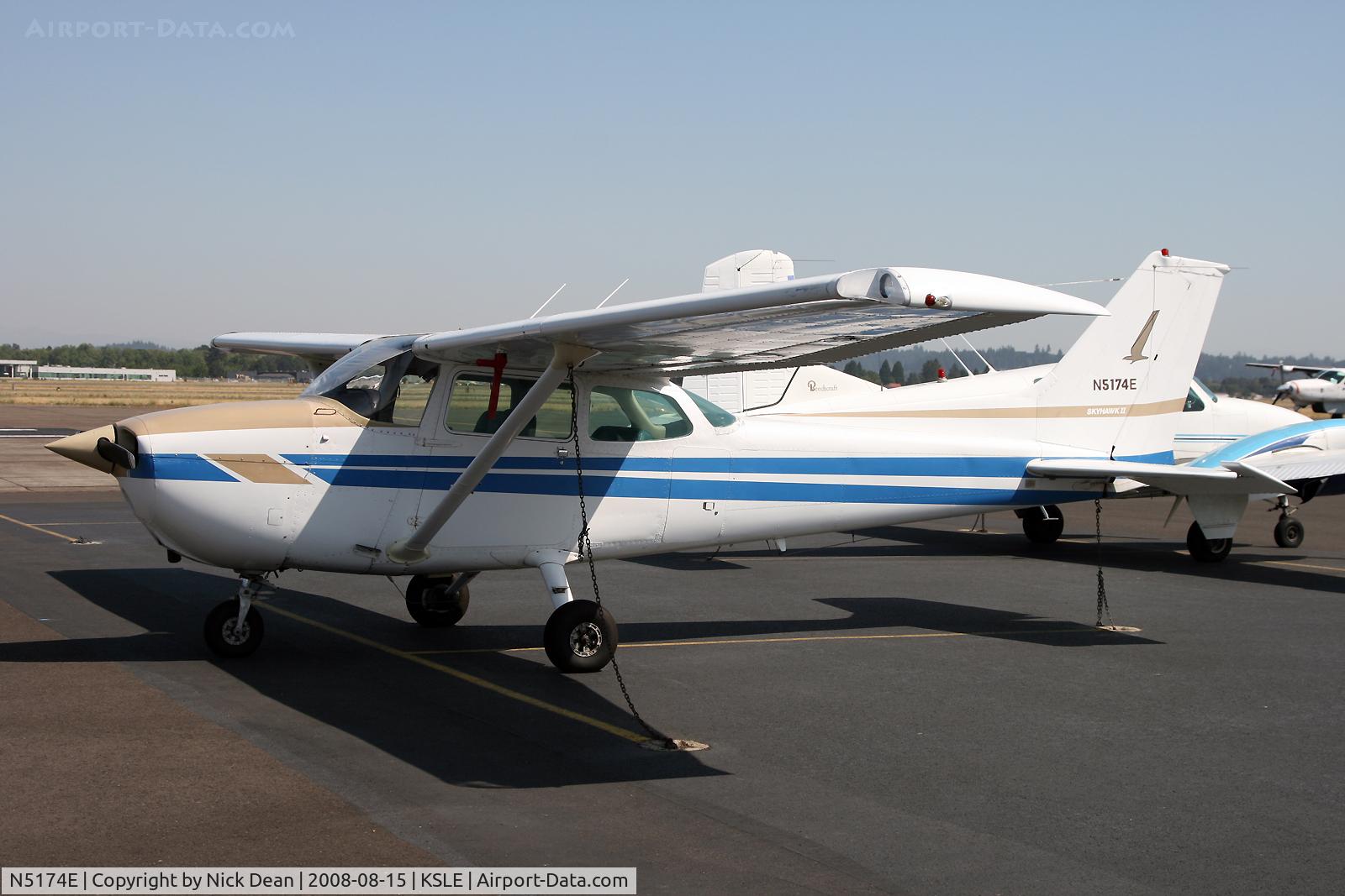 N5174E, 1978 Cessna 172N C/N 17271752, /