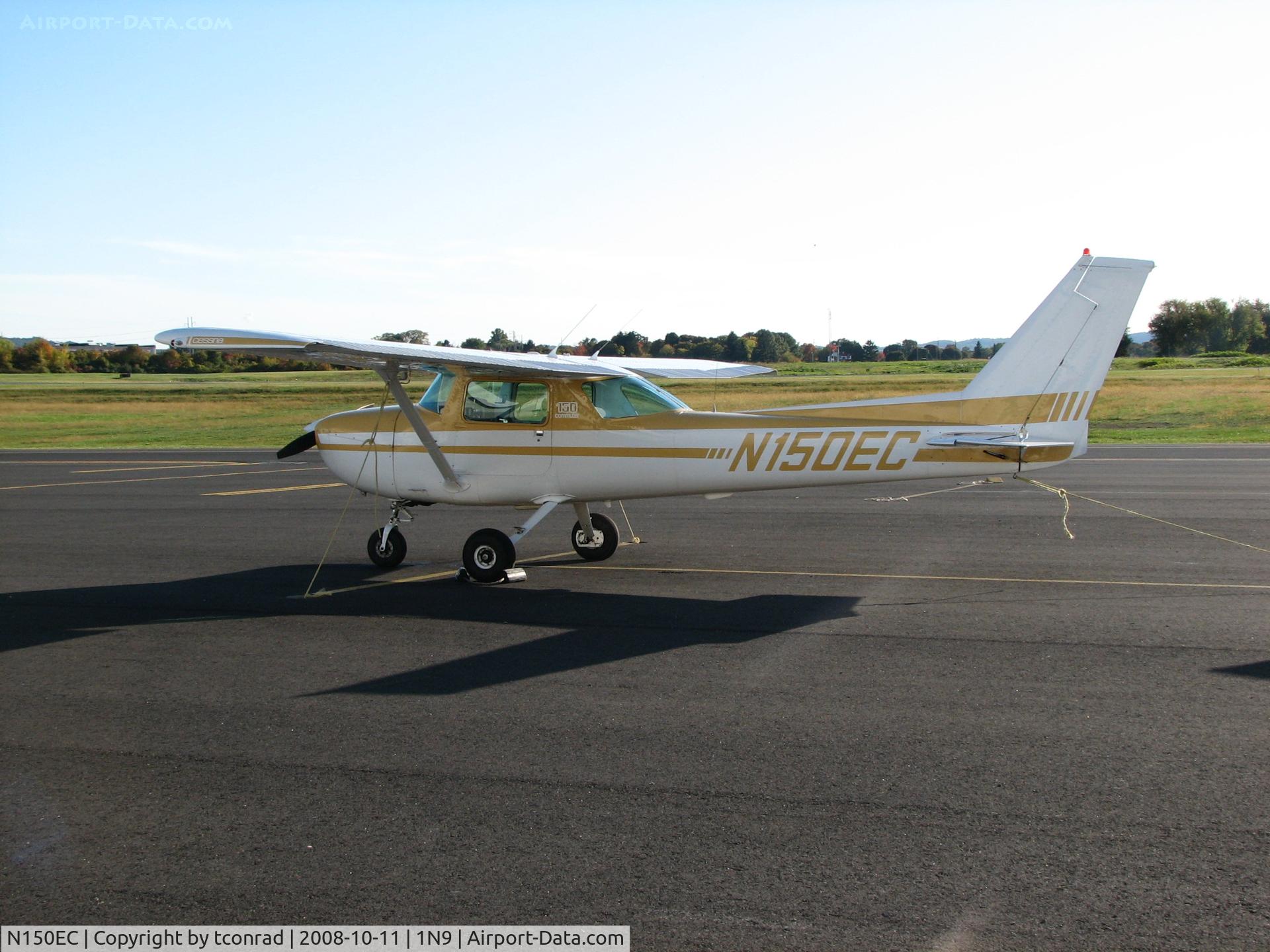 N150EC, Cessna 150 C/N 15078832, at Queen City