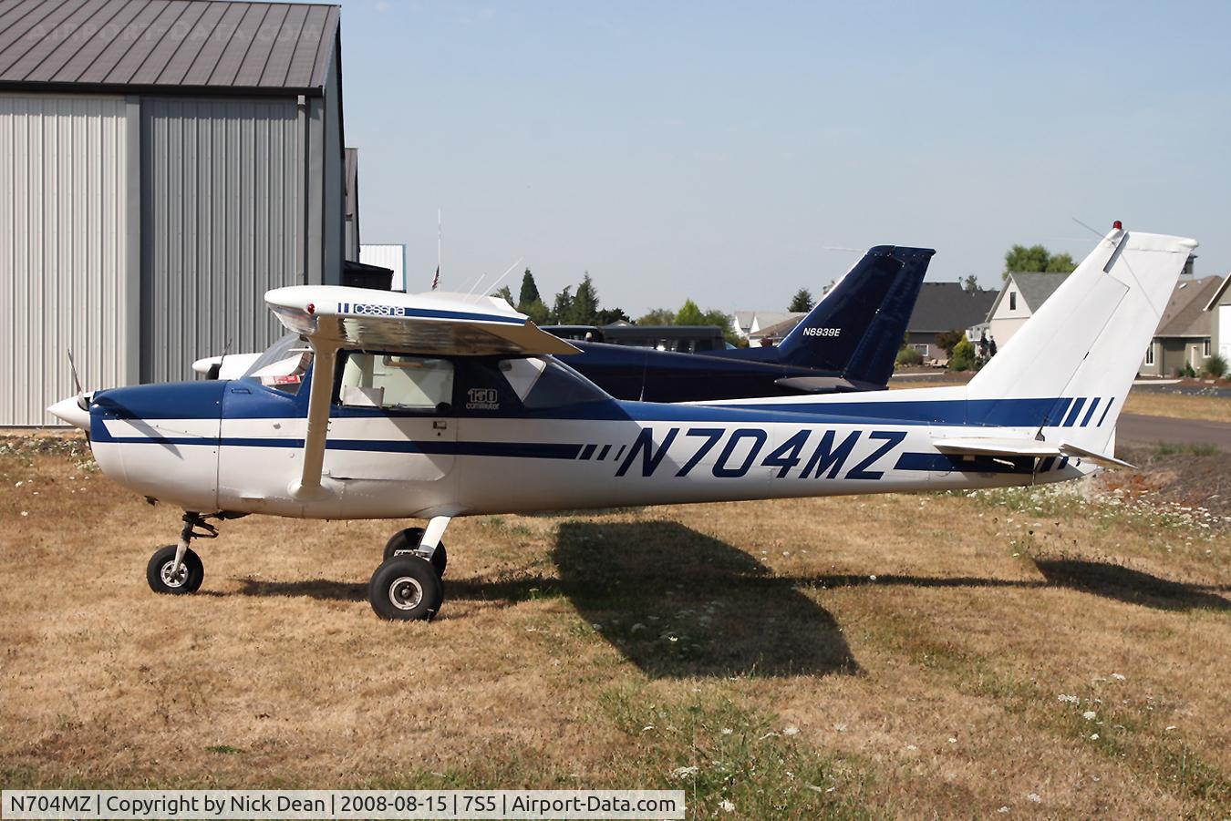 N704MZ, 1976 Cessna 150M C/N 15078732, /