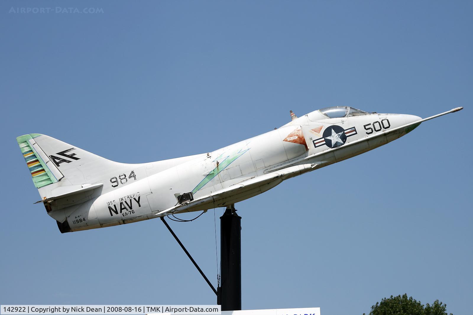 142922, Douglas A-4B Skyhawk C/N 11984, /