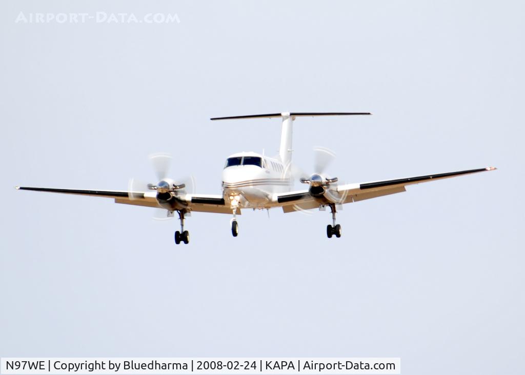 N97WE, 1997 Beech B200 King Air C/N BB-1586, On approach to 17L.