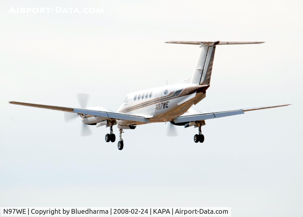 N97WE, 1997 Beech B200 King Air C/N BB-1586, On approach to 17L.
