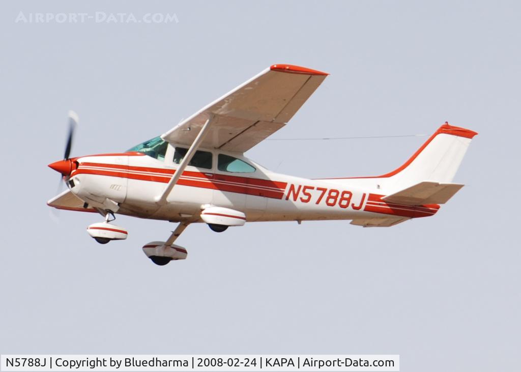 N5788J, 1975 Cessna 182P Skylane C/N 18263536, On approach to 17L.