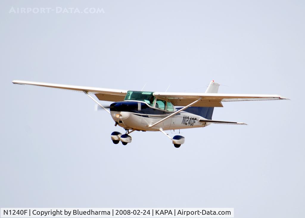 N1240F, 1979 Cessna 172N C/N 17272981, On final approach for 17L.
