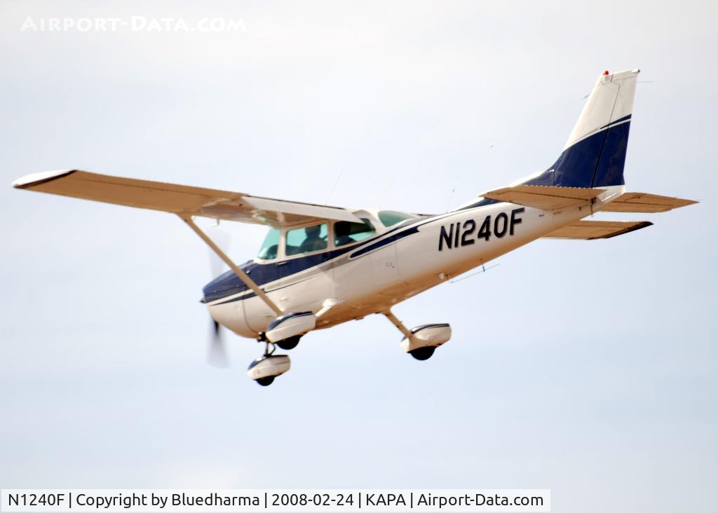 N1240F, 1979 Cessna 172N C/N 17272981, On final approach for 17L.