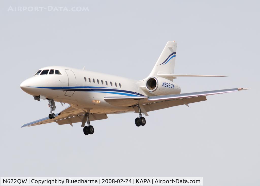 N622QW, 2001 Dassault Falcon 2000 C/N 134, On final approach for 17L.