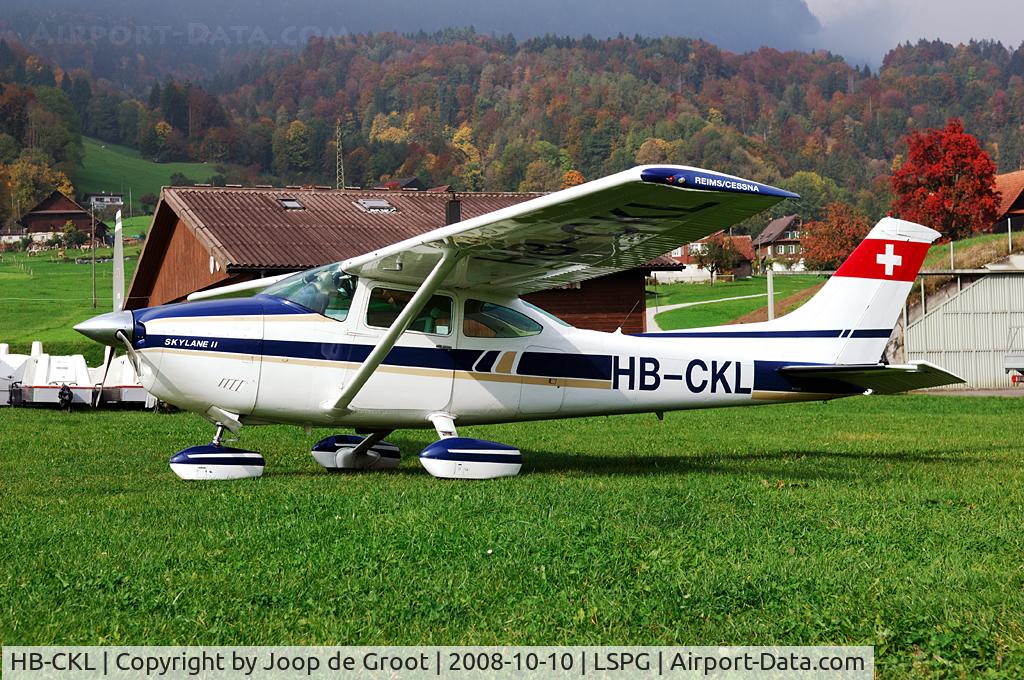 HB-CKL, 1979 Reims F182Q C/N 0109, This Reims/Cessna was phtographed at the former air base of Kägiswil.