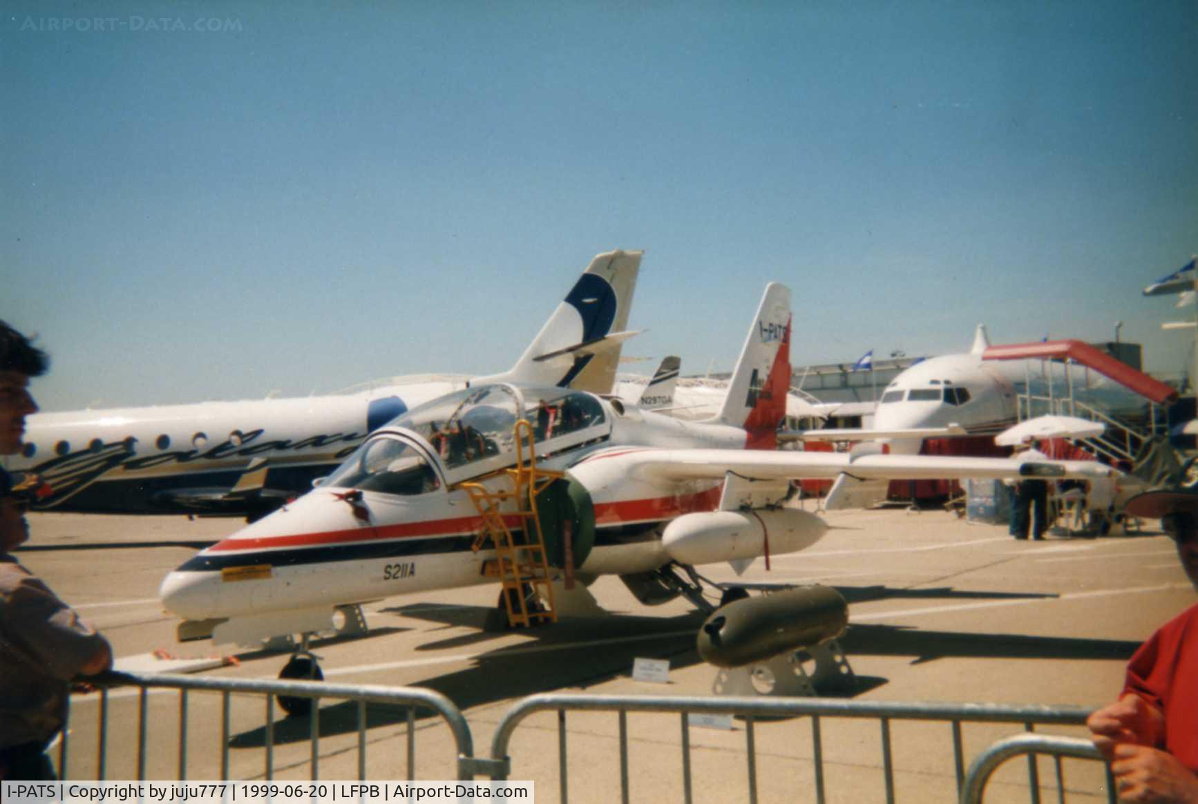 I-PATS, Aermacchi S-211A C/N 201, on display at Le Bourget 1999