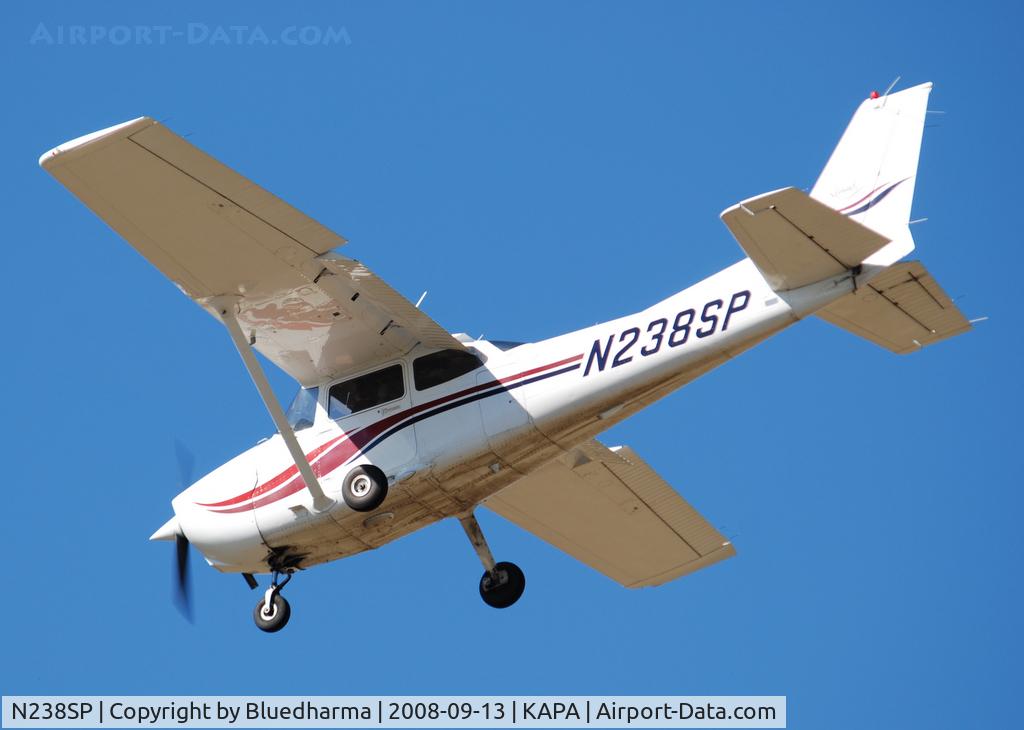 N238SP, 1999 Cessna 172S C/N 172S8223, On Final approach to 17L.