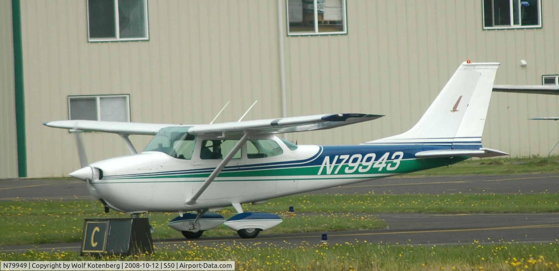 N79949, 1969 Cessna 172K Skyhawk C/N 17258276, taxying