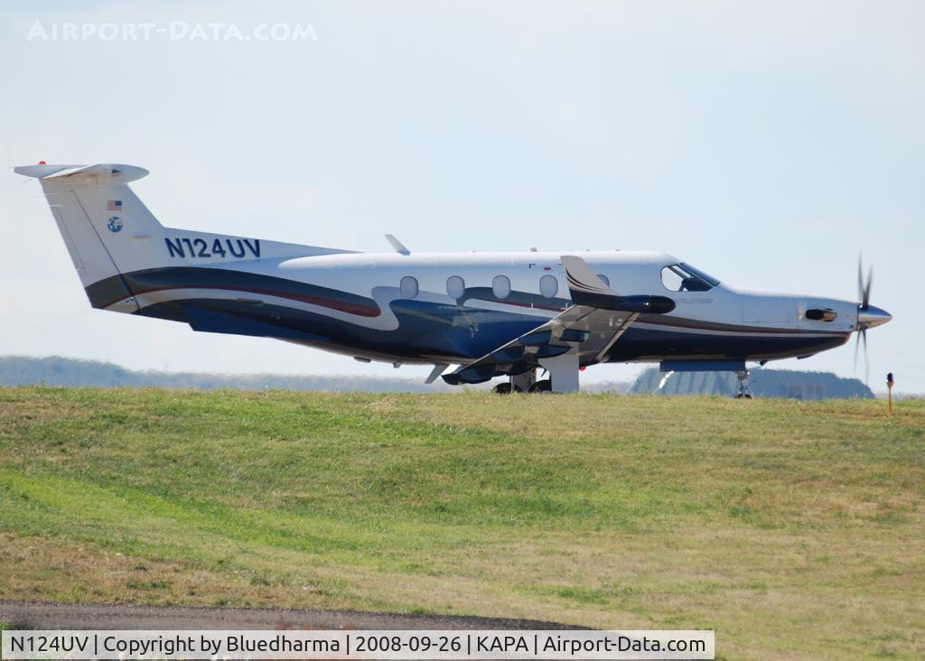 N124UV, Pilatus PC-12 C/N 124, Position and hold for 17L.