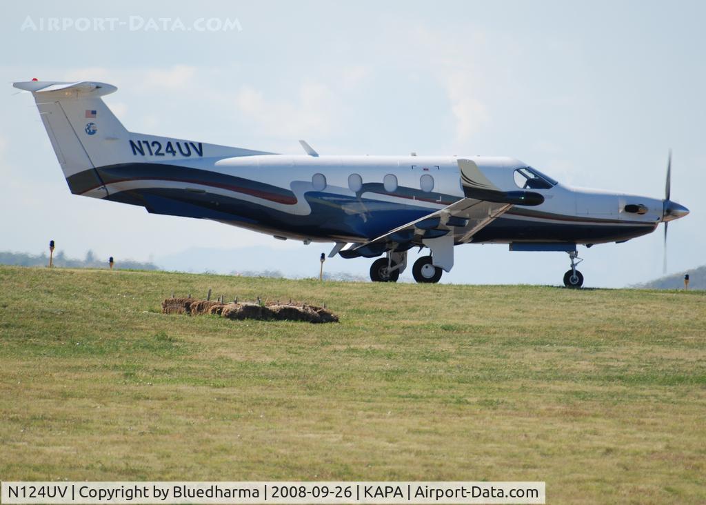 N124UV, Pilatus PC-12 C/N 124, Position and hold for 17L.