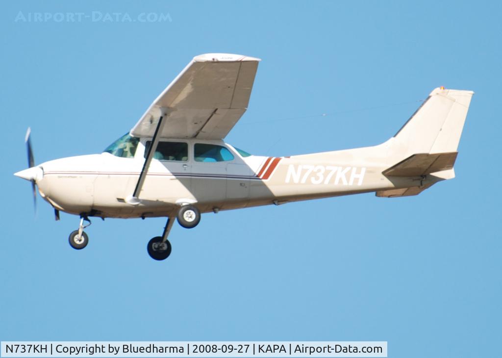 N737KH, 1977 Cessna 172N C/N 17269473, On final for 17L.