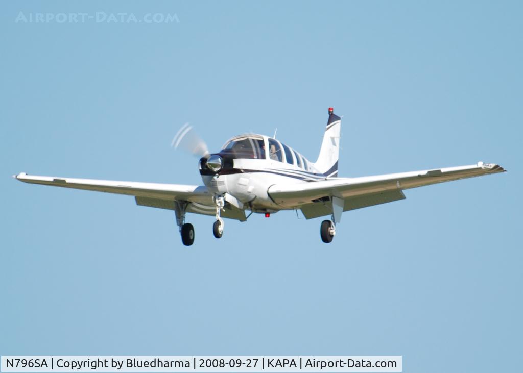 N796SA, 2007 Hawker Beechcraft Corp G36 Bonanza C/N E-3796, Final approach for 17L.