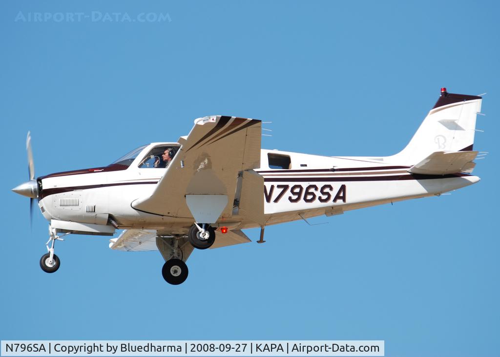 N796SA, 2007 Hawker Beechcraft Corp G36 Bonanza C/N E-3796, On Final approach for 17L.