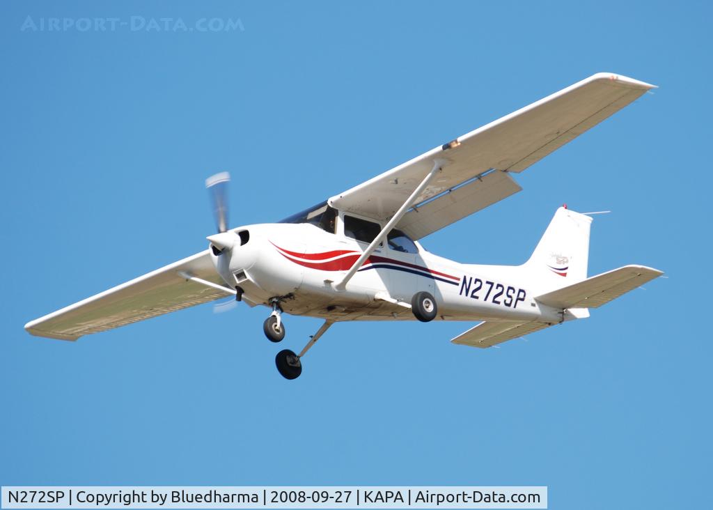 N272SP, 1998 Cessna 172S C/N 172S8016, On final approach to 17L.