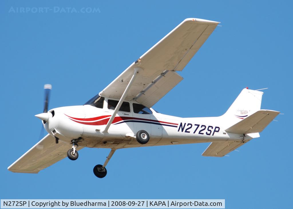 N272SP, 1998 Cessna 172S C/N 172S8016, On final approach to 17L.