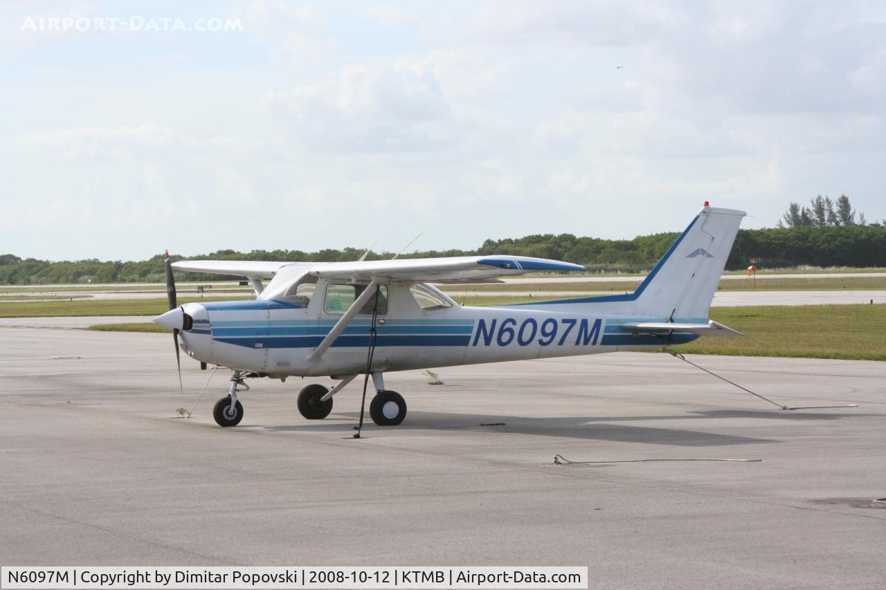 N6097M, 1980 Cessna 152 C/N 15284621, Tamiami Airport