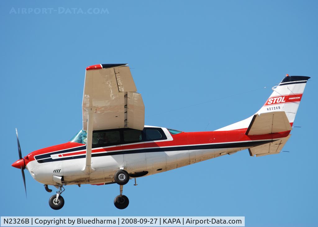 N2326B, 1978 Cessna TU206G Turbo Stationair C/N U20604470, Final approach to 17R.