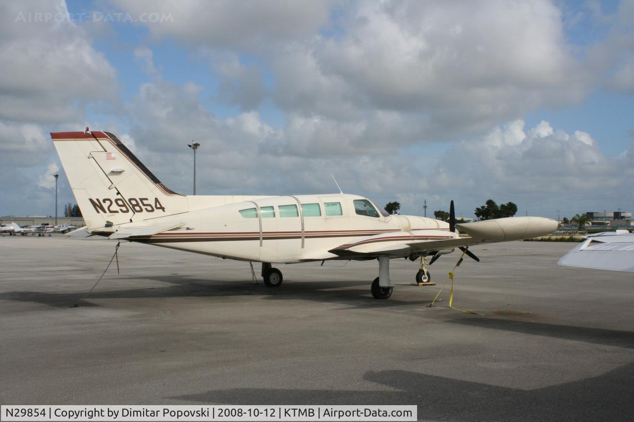 N29854, 1975 Cessna 402B C/N 402B0878, Tamiami Airport