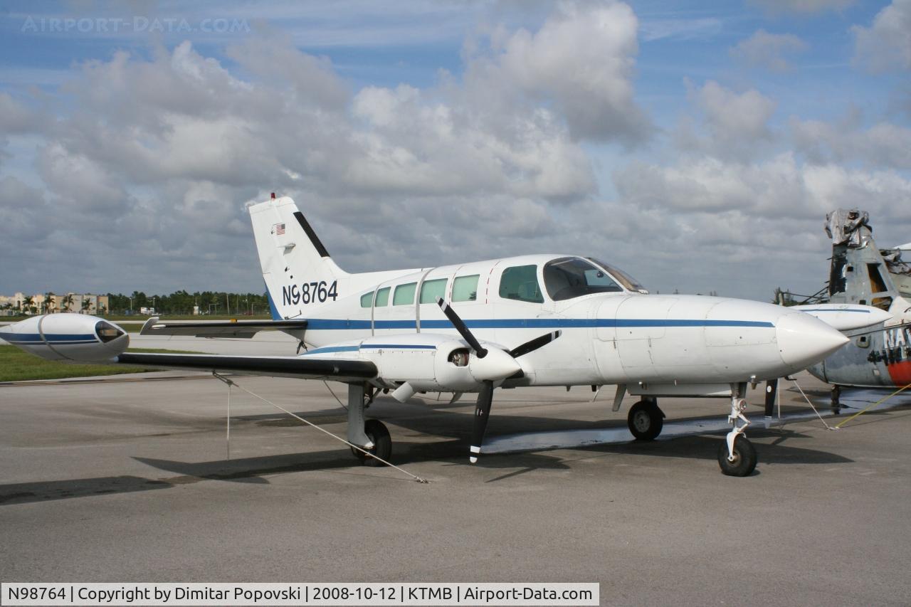 N98764, 1976 Cessna 402B C/N 402B1069, /