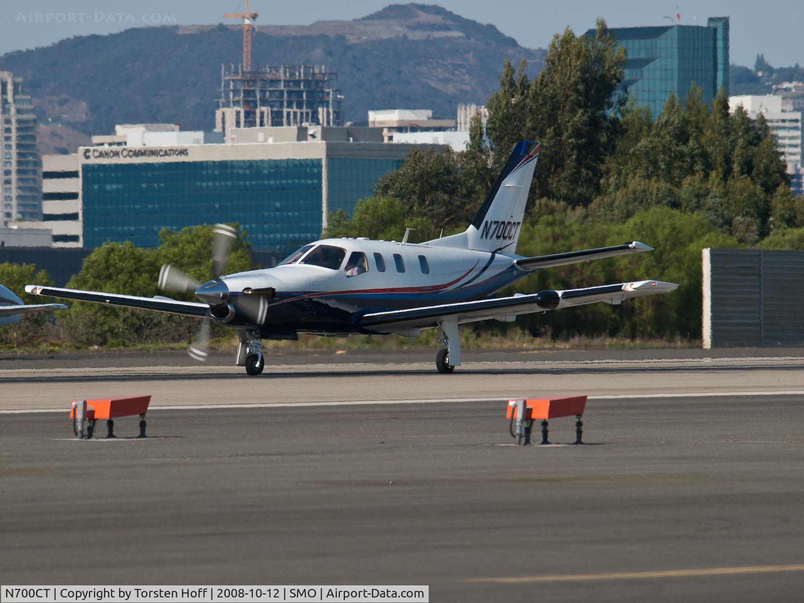 N700CT, 2002 Socata TBM-700 C/N 236, N700CT departing from RWY 21