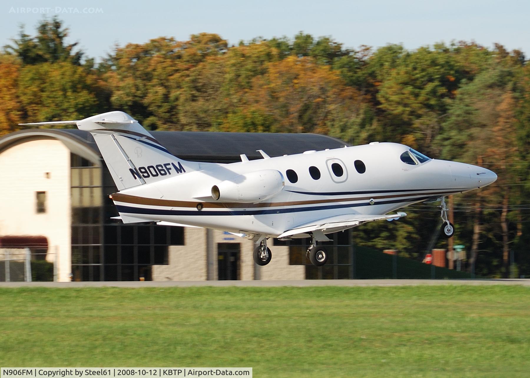 N906FM, Raytheon Aircraft Company 390 C/N RB-176, Departing RWY 8