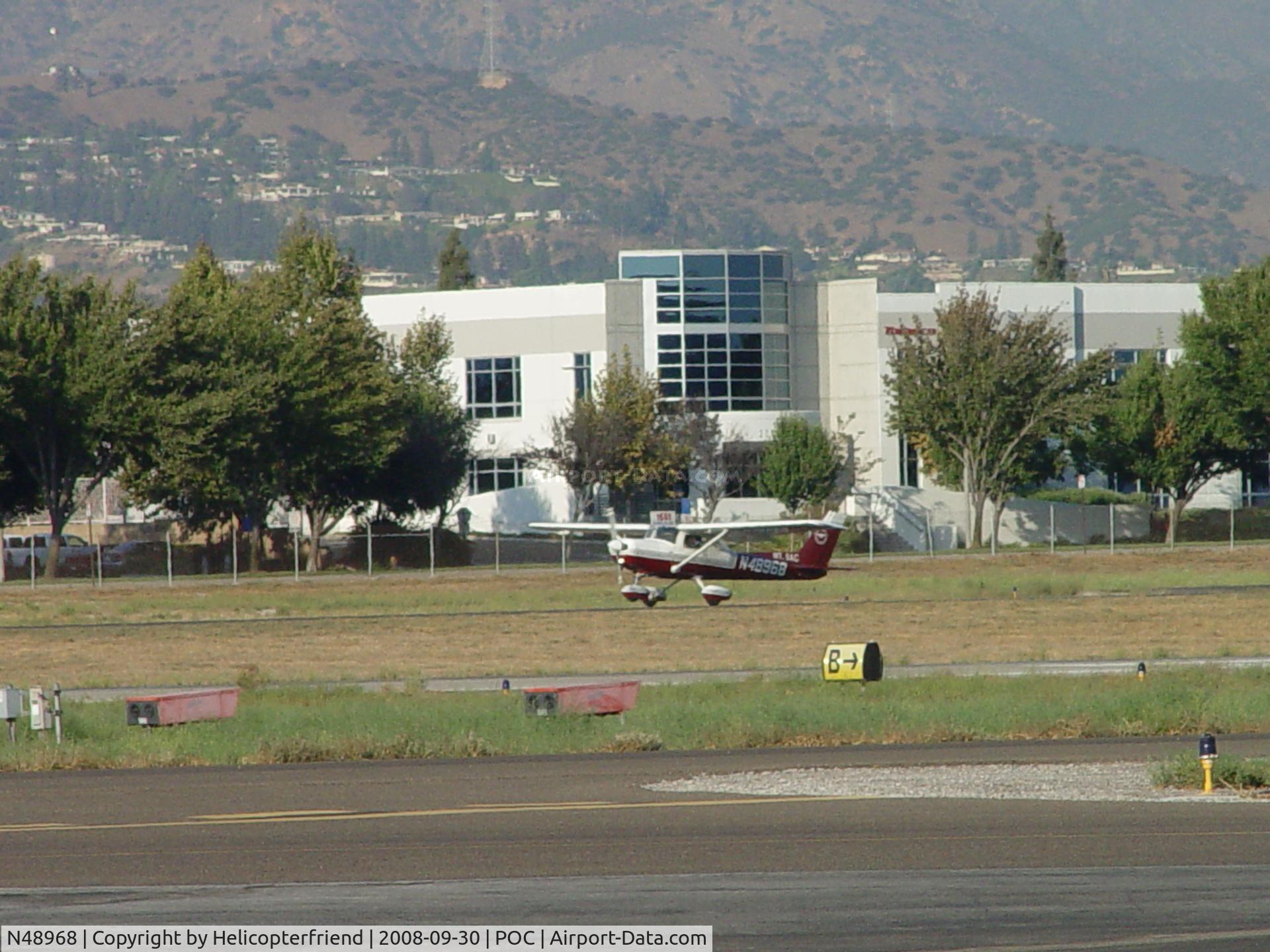 N48968, 1977 Cessna 152 C/N 15281080, Student Pilot landing at Brackett