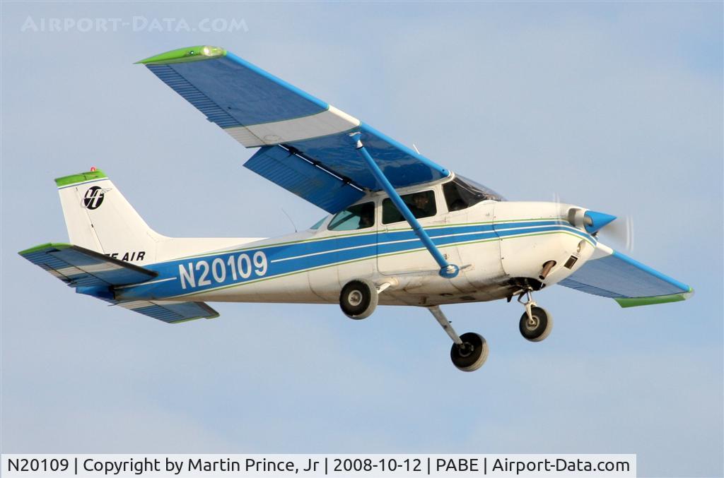 N20109, 1972 Cessna 172M C/N 17261017, On Final to Runway 18